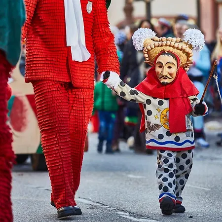 Elzland 9 Linden Otel