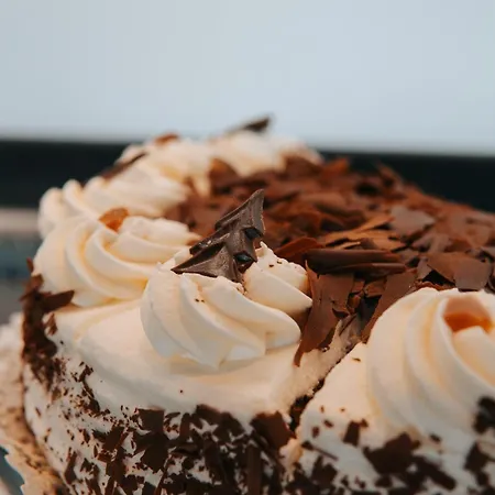 Elzland 9 Linden Otel