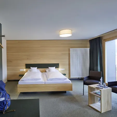 Elzland 9 Linden Otel 4*