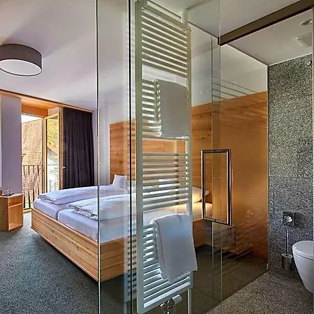 Elzland 9 Linden Hotel 4*