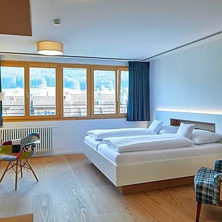 Elzland 9 Linden Hotel 4*