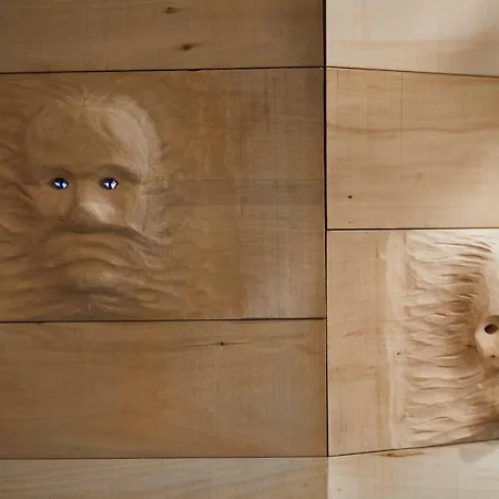 Elzland 9 Linden Otel